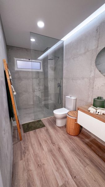 Bathroom1