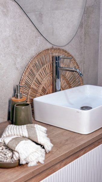 bathroom2